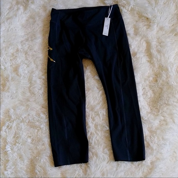 Fierce + Regal The Zippered Capri black size 6 - Picture 5 of 10